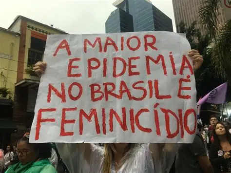 Após 72 feminicídios em seis meses, PM inicia operação Agosto Lilás em Minas com foco na prevenção,