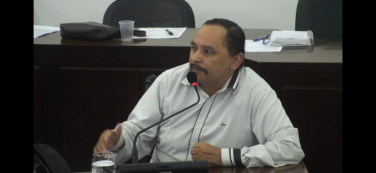 Vereador Revetrie Teixeira relata denúncias envolvendo CMEI e cobra apuração de possíveis irregularidades em João Monlevade.