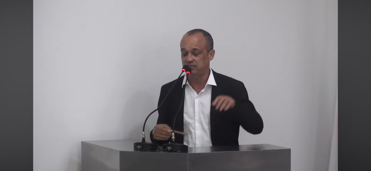Bruno Cabeção cobra ações definitivas para problemas no bairro Serra do Egito.