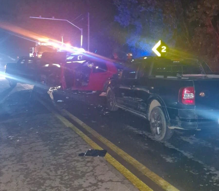 Acidente com três veículos deixa três mortos e oito feridos na BR-040, em Itabirito