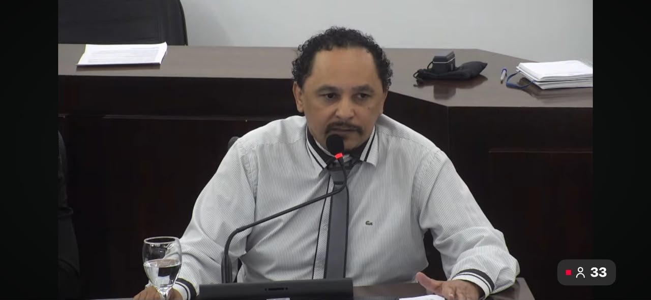 Revetrie Teixeira questiona criação de cargos e cobra melhorias na garagem e nas ambulâncias de João Monlevade.
