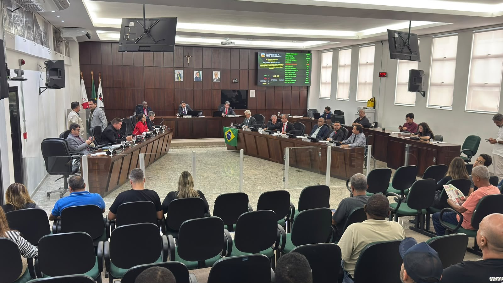 Pauta da Câmara de João Monlevade continua trancada após novo pedido de vista a projeto da ARISB-MG.