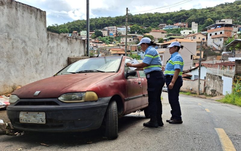 João Monlevade reforça fiscalização urbana e estabelece prazo rigoroso para retirada de veículos abandonados.