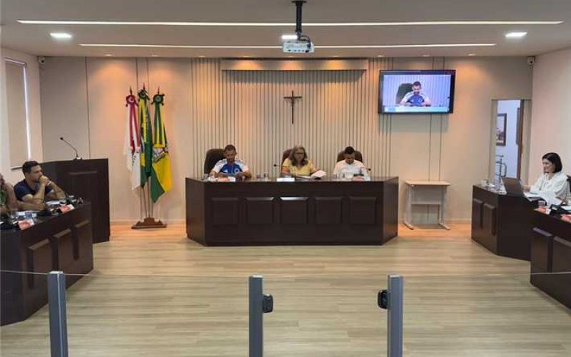 Projetos sobre uso de focinheiras em cães de grande porte e prestação de contas avançam na Câmara de São Gonçalo do Rio Abaixo.