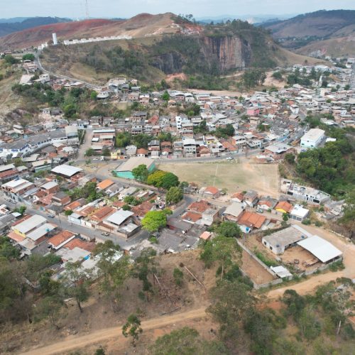 Segue regularização fundiária na cidade.