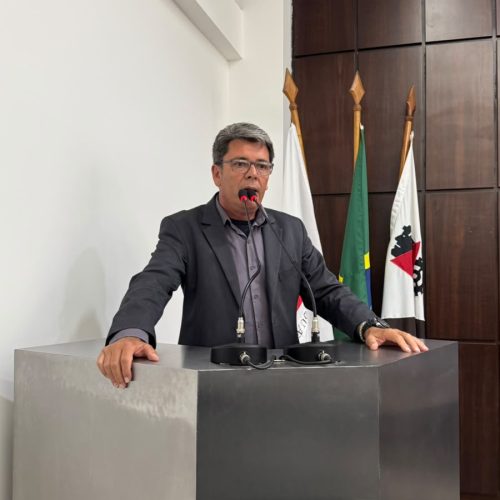 Projeto que regulamenta entrada de animais de estimação em estabelecimentos comerciais é aprovado.