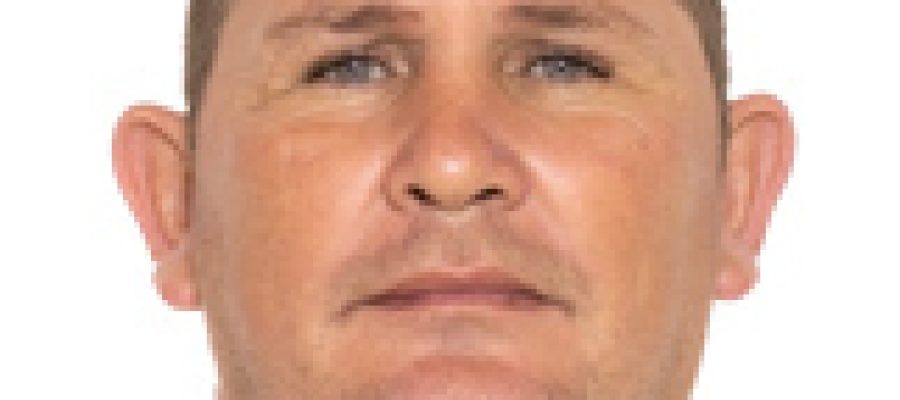 Vereador Zuza da cidade de Joao Monlevade mg, revoltado com o Secretario de obras Sr Maiciel, Zuza chamando atençao dos mesmo,para tampar os buracos da cidade, ele disse que esta cansado de pedir e o responsavel pelo serviços nao faz as suas obrigaçoes.