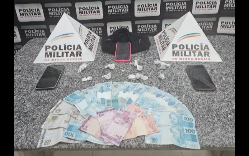 Polícia prende mulher e apreende grande quantidade de drogas no Escadão, em São Gonçalo do Rio Abaixo.