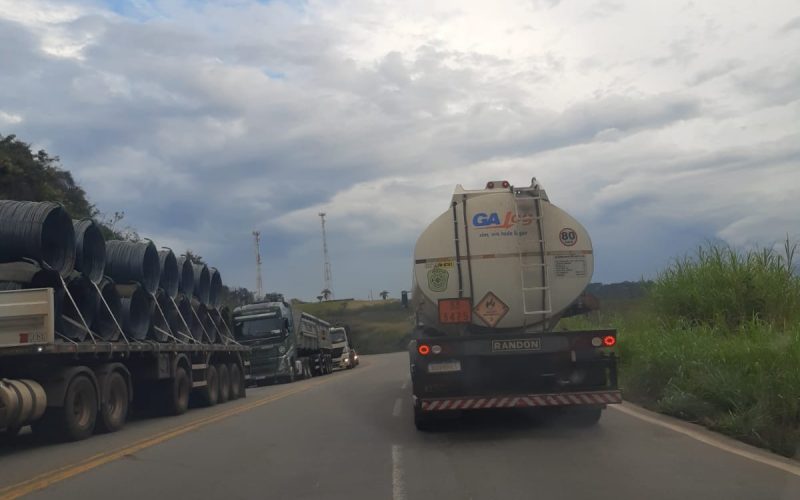 Obras na BR381 próximo a cidade de São Gonçalo.