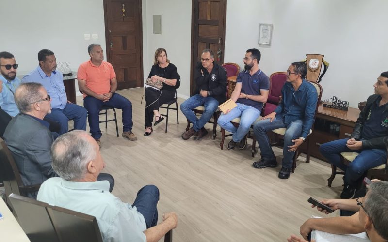 Laércio e Dorinha recebem representantes do IFMG e da construtora responsável pela primeira obra do novo campus