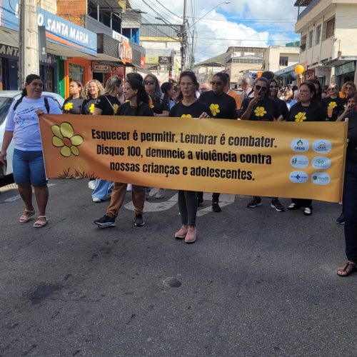 Prefeitura realiza caminhada em alusão ao Dia Nacional de Combate ao Abuso e à Exploração Sexual de Crianças e Adolescentes.