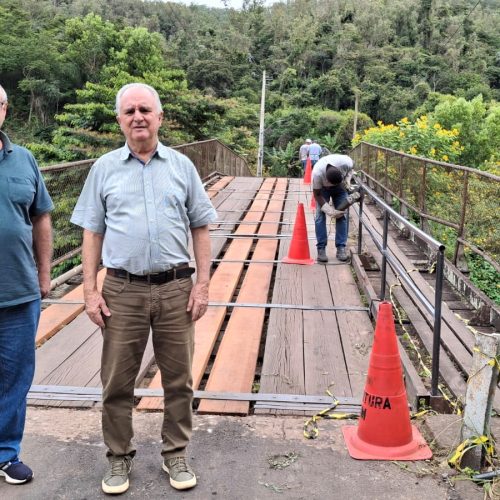 Secretaria de Obras inicia manutenção na Ponte Santa Cruz para garantir mais segurança à população.
