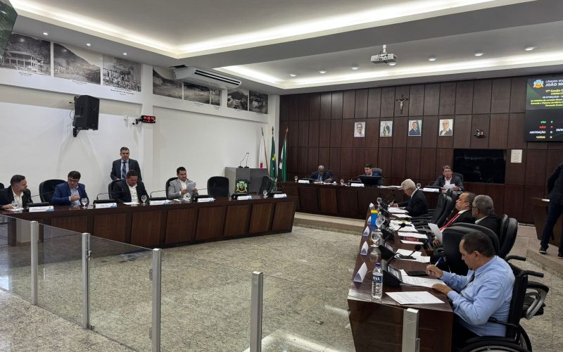 Câmara Municipal aprova dois projetos de homenagem em turno único.