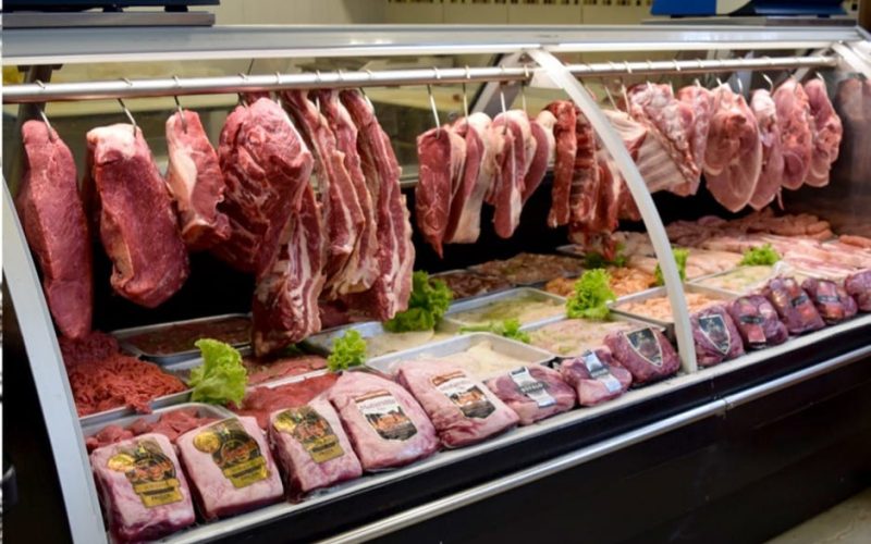 Prefeitura de João Monlevade se reúne com proprietários de açougues.