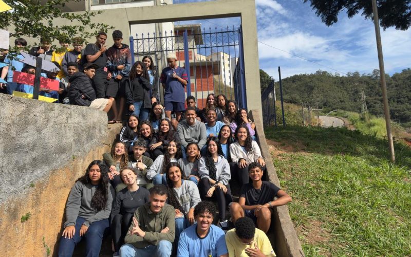Biblioteca Pública de João Monlevade celebra 57 anos com homenagem à escritora Adélia Prado.