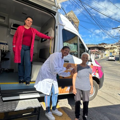 Vacimóvel supera marca de 3 mil pessoas vacinadas em João Monlevade,Van adaptada percorre bairros da cidade e oferece comodidade no acesso à imunização.