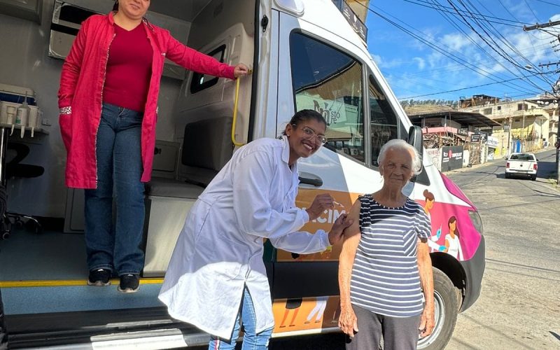 Vacimóvel supera marca de 3 mil pessoas vacinadas em João Monlevade,Van adaptada percorre bairros da cidade e oferece comodidade no acesso à imunização.