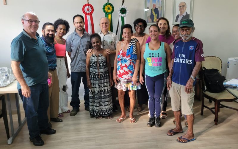 Dr. Laércio entrega auxílio de R$6 mil a famílias afetadas pelas chuvas.