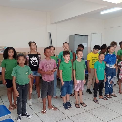 Novo projeto da Secretaria de Educação integra música à educaçãoJoão Monlevade dá um passo importante para integrar a música à educação. A Secretaria Municipal de Educação lançou o Projeto Coral Monlevade EnCanto, um grupo formado por cerca de 60 estudantes da rede municipal, sob a regência da maestra Rita de Cássia.
