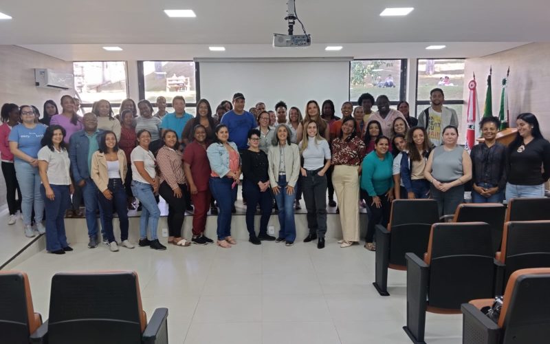 Secretaria de Saúde oferece treinamento a agentes comunitários, gerentes de unidades e coordenadores.