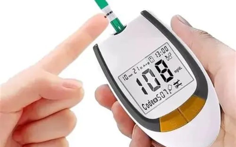 Farmácia Municipal volta a distribuir glicosímetros da marca OK Pro.