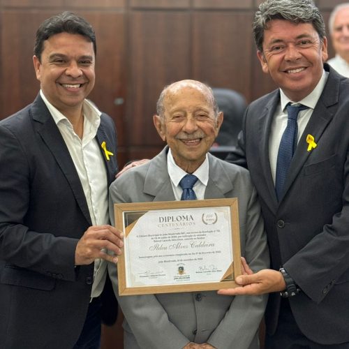 Sr. Ildeu Caldeira é homenageado pela Câmara pelos seus 100 anos.