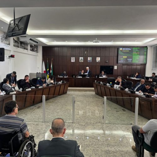 Câmara Municipal aprova reajuste para monitores da educação infantil e da educação inclusiva.