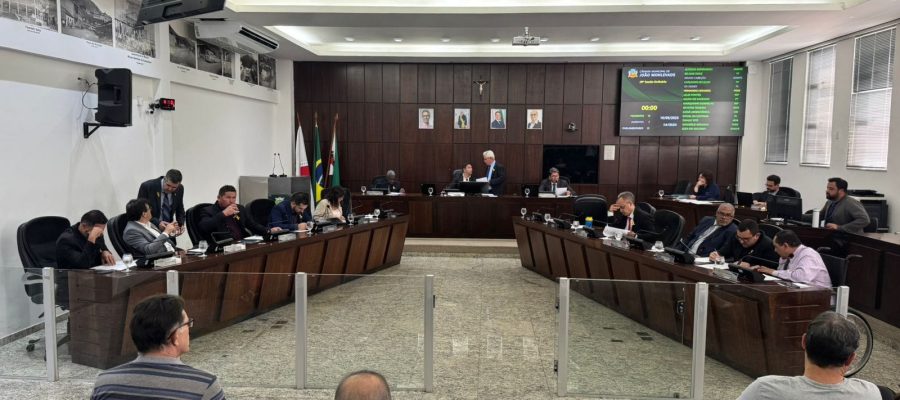 Câmara Municipal aprova reajuste para monitores da educação infantil e da educação inclusiva.