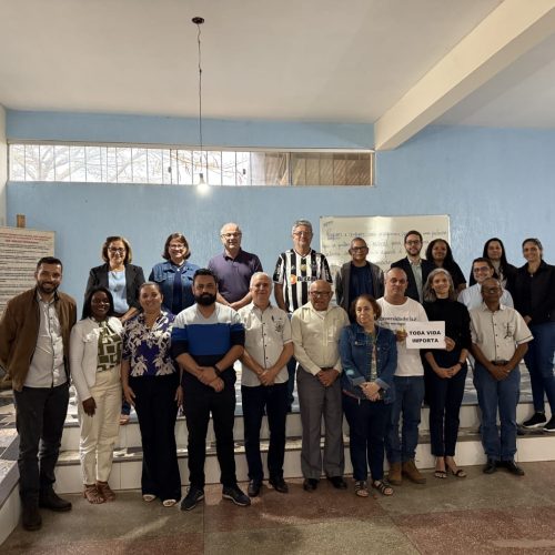 r. Laércio assina decreto que regulamenta programa de reinserção social de dependentes químicos.