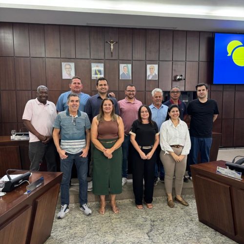 Vereadores recebem relatórios fiscais do segundo quadrimestre em audiência pública na Câmara.