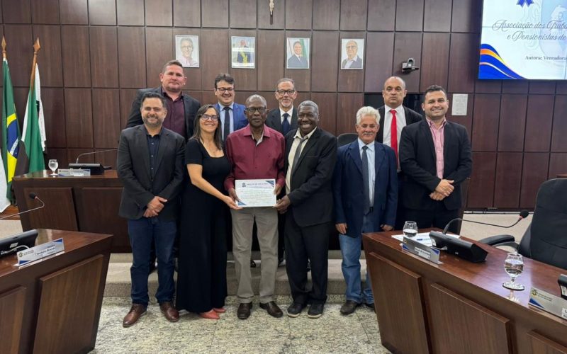 Associação dos Aposentados recebe Moção de Aplausos na Câmara Municipal.
