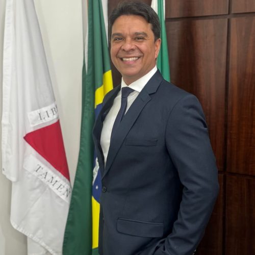 Fernando Linhares comemora início do mutirão de retirada de fios em desuso em João Monlevade.