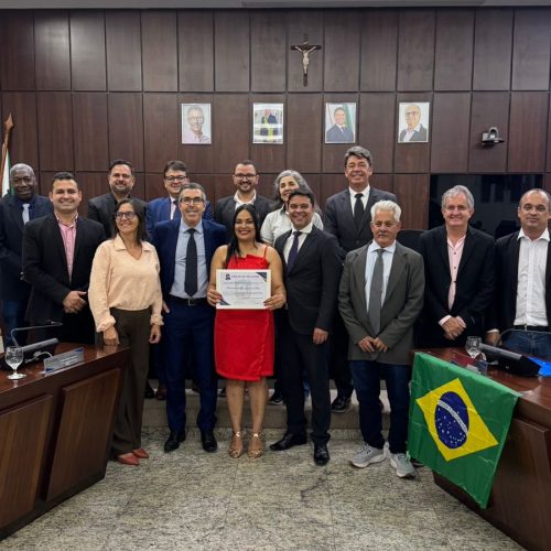 Servidora Pública recebe Moção de Aplausos na Câmara Municipal.