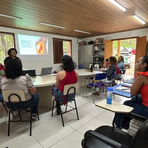 Curso de Inteligência Emocional para servidores municipais segue em andamento no Parque do Areão Leonardo Diniz.