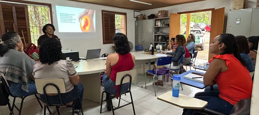 Curso de Inteligência Emocional para servidores municipais segue em andamento no Parque do Areão Leonardo Diniz.