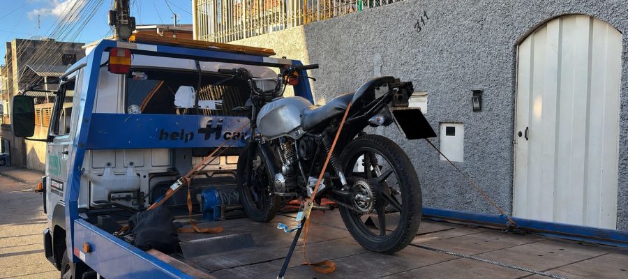 17ª Cia PM Ind – João Monlevade – Polícia Militar remove motocicleta.