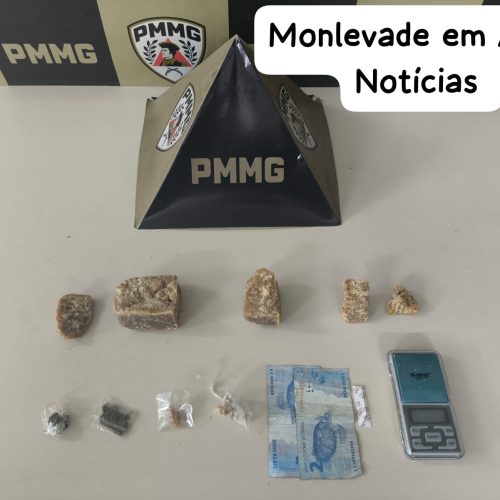 JOÃO MONLEVADE. POLÍCIA MILITAR PRENDE SUSPEITO POR TRÁFICO DE DROGAS NO BAIRRO NOVO CRUZEIRO.