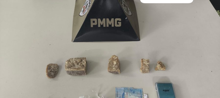 JOÃO MONLEVADE. POLÍCIA MILITAR PRENDE SUSPEITO POR TRÁFICO DE DROGAS NO BAIRRO NOVO CRUZEIRO.