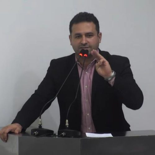 Marquinhos Dornellas presta homenagem a pastor, celebra reconhecimento a comerciantes e defende novos espaços inclusivos em João Monlevade.