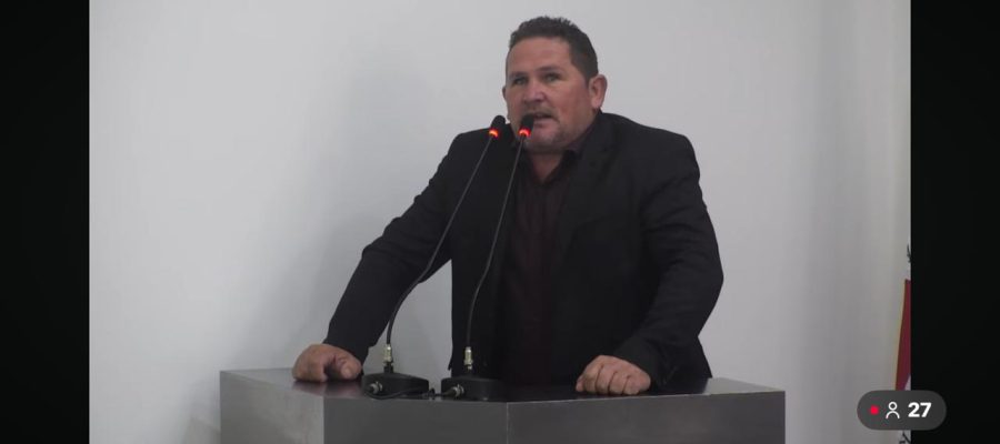 Vereador Zuza destaca emendas destinadas por Adriano Alvarenga a João Monlevade durante reunião da Câmara.