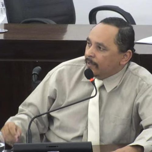 Vereador Revetrie Teixeira denuncia suposta falta de segurança no transporte escolar de João Monlevade.