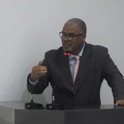 Dr. Sindinei defende obstetras do Hospital Margarida e promete apresentar dados sobre exames retidos.