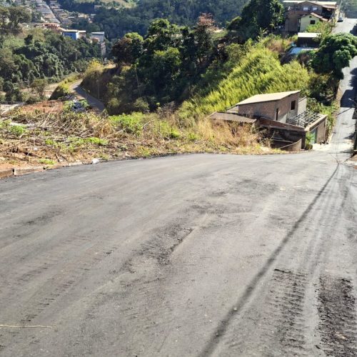 Pavimentação avança em João Monlevade e beneficia moradores do Belmonte.