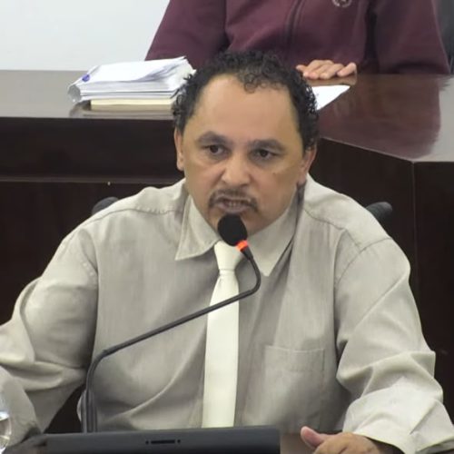 Vereador Revetrie cobra audiência pública para discutir colapso no transporte coletivo de João Monlevade.
