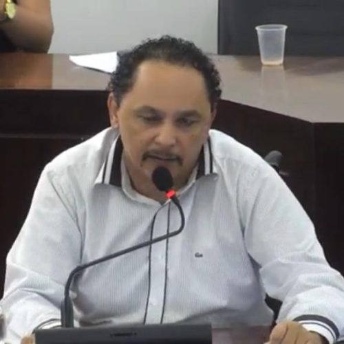 Revetrie critica funcionamento de conselhos municipais e cobra providências sobre patrimônio, transporte e Lar São José.