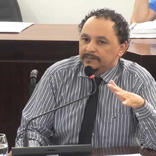 Vereador Revetrie questiona atuação da Arisb e vota contra proposta envolvendo regulação da água em João Monlevade.