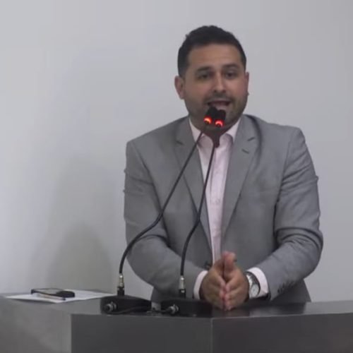 Marquinhos Dornellas cobra pagamento de recursos destinados a escolas estaduais de João Monlevade.