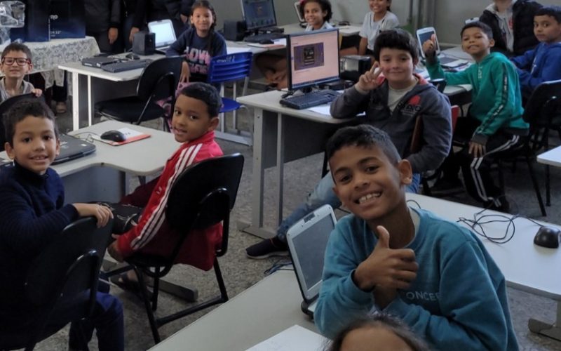 Tecnologia nas escolas.