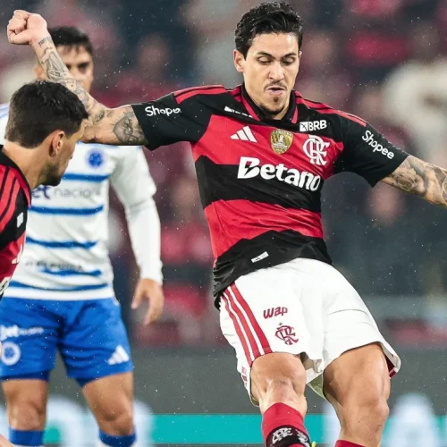 Flamengo vence Cruzeiro no Maracanã e confirma bom momento na competição.