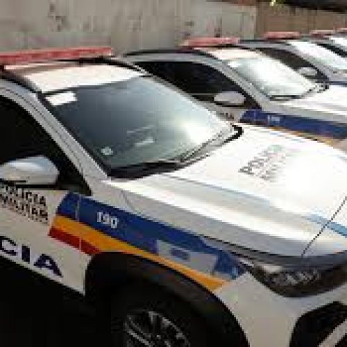 Operação da Polícia Militar resulta na prisão de três jovens e grande apreensão de drogas em Itabira.